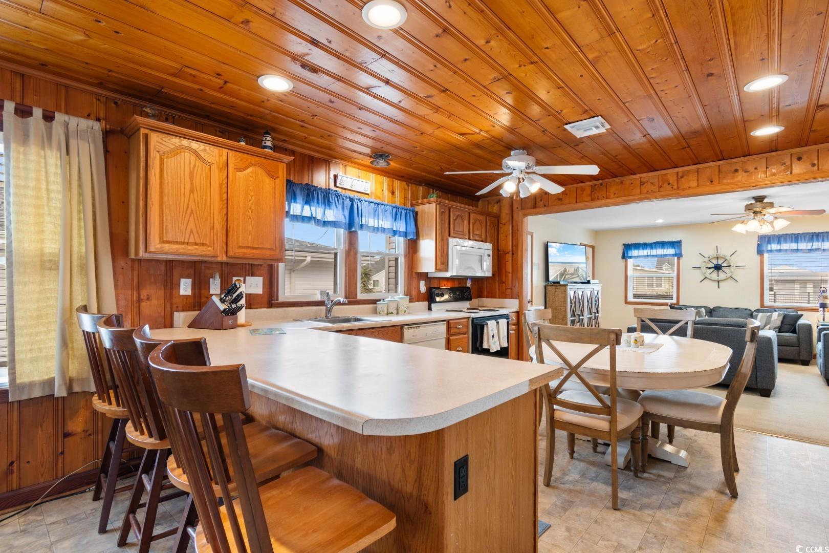 North Myrtle Beach, South Carolina, 29582, United States, 4 Bedrooms Bedrooms, ,4 BathroomsBathrooms,Residential,For Sale,1944931
