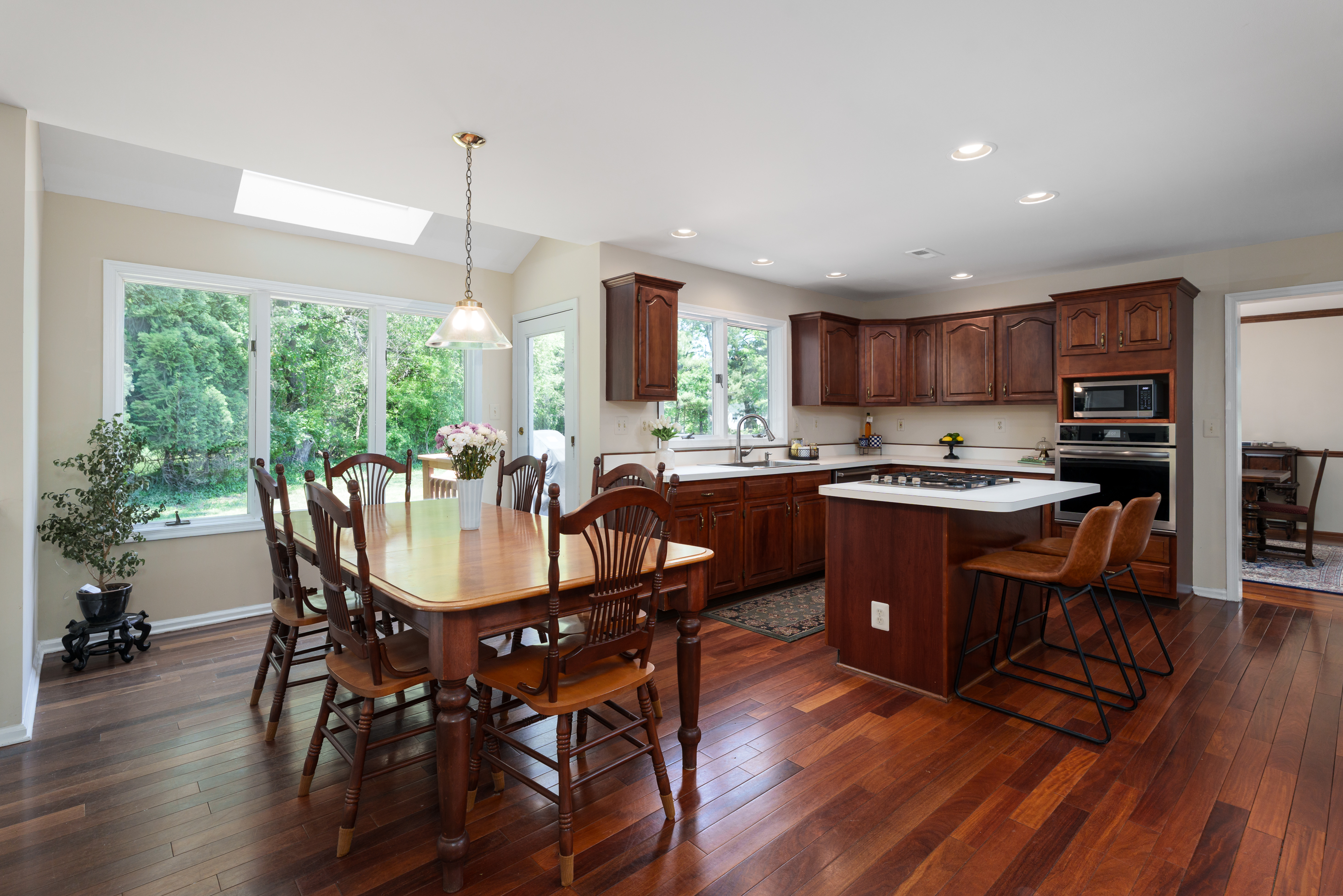  Stately West Windsor Home Near Princeton - 物件實景