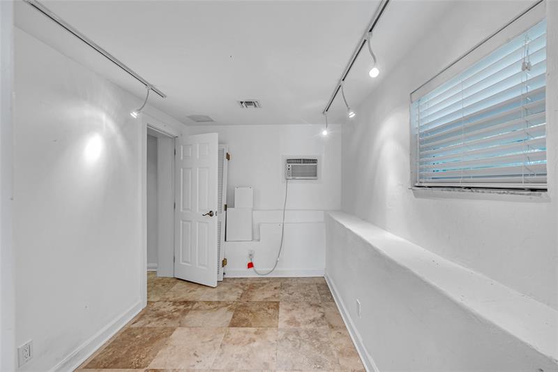 Fort Lauderdale, Florida, 33304, United States, 3 Bedrooms Bedrooms, ,3 BathroomsBathrooms,Residential,For Sale,1985546