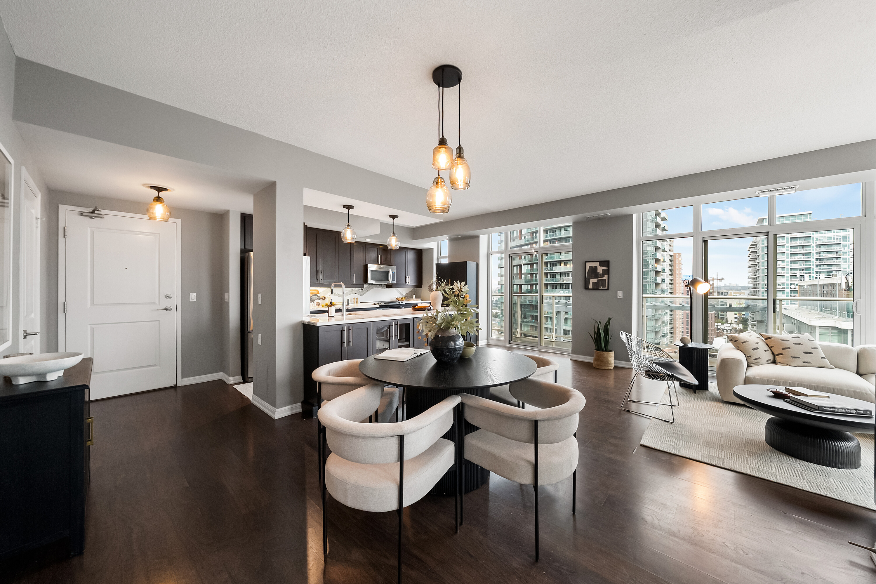  Corner Unit In Liberty Village - 物件實景