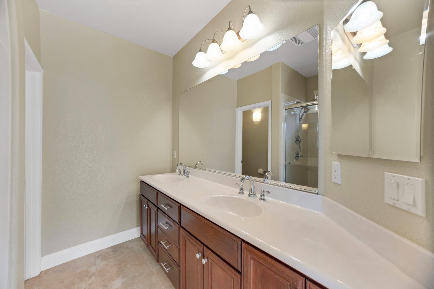 Roseville, California, 95661, United States, 3 Bedrooms Bedrooms, ,2 BathroomsBathrooms,Residential,For Sale,1987670