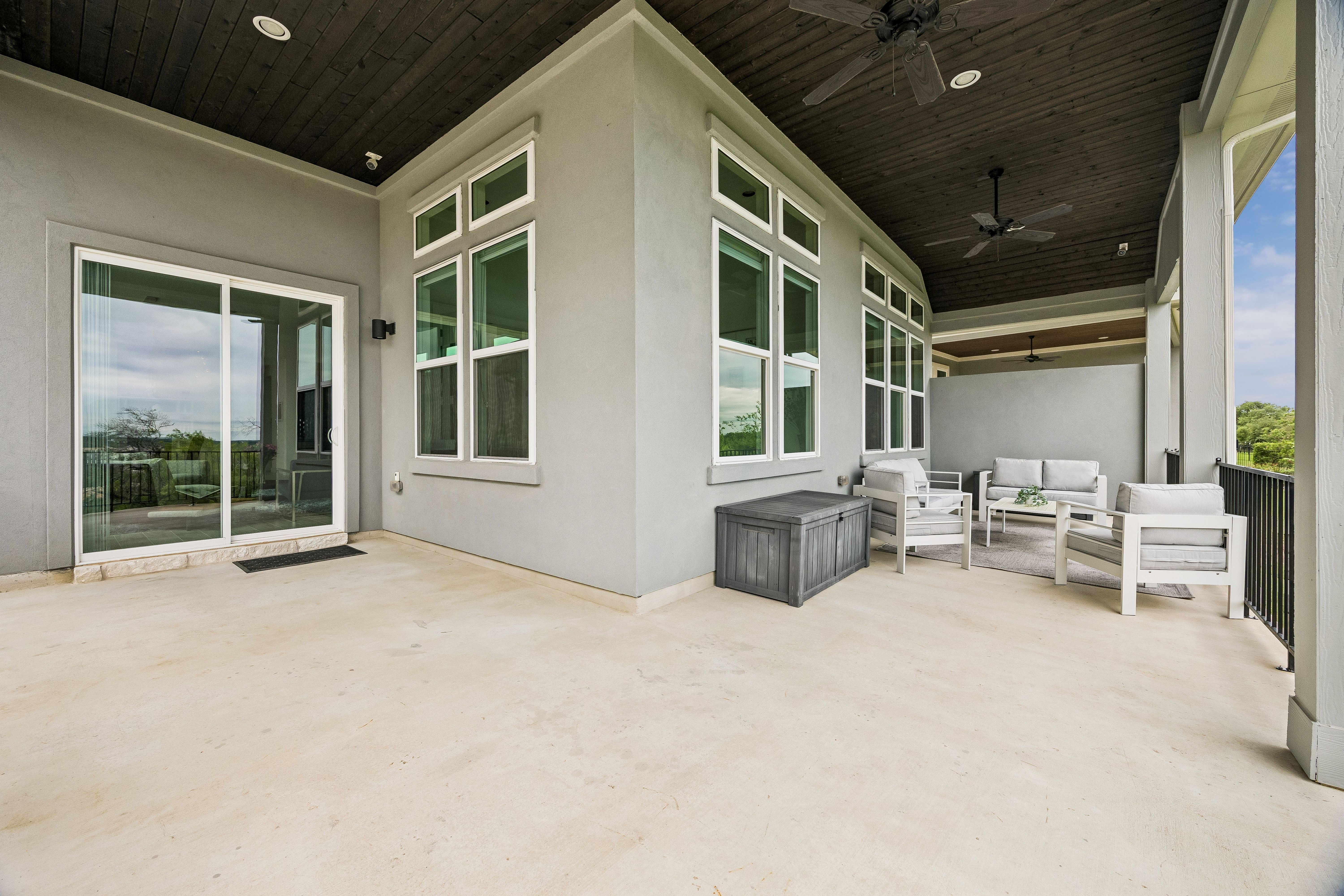  Hill Country Views Meet Modern Luxury in Gated Santa Rita Ranch - 物件實景