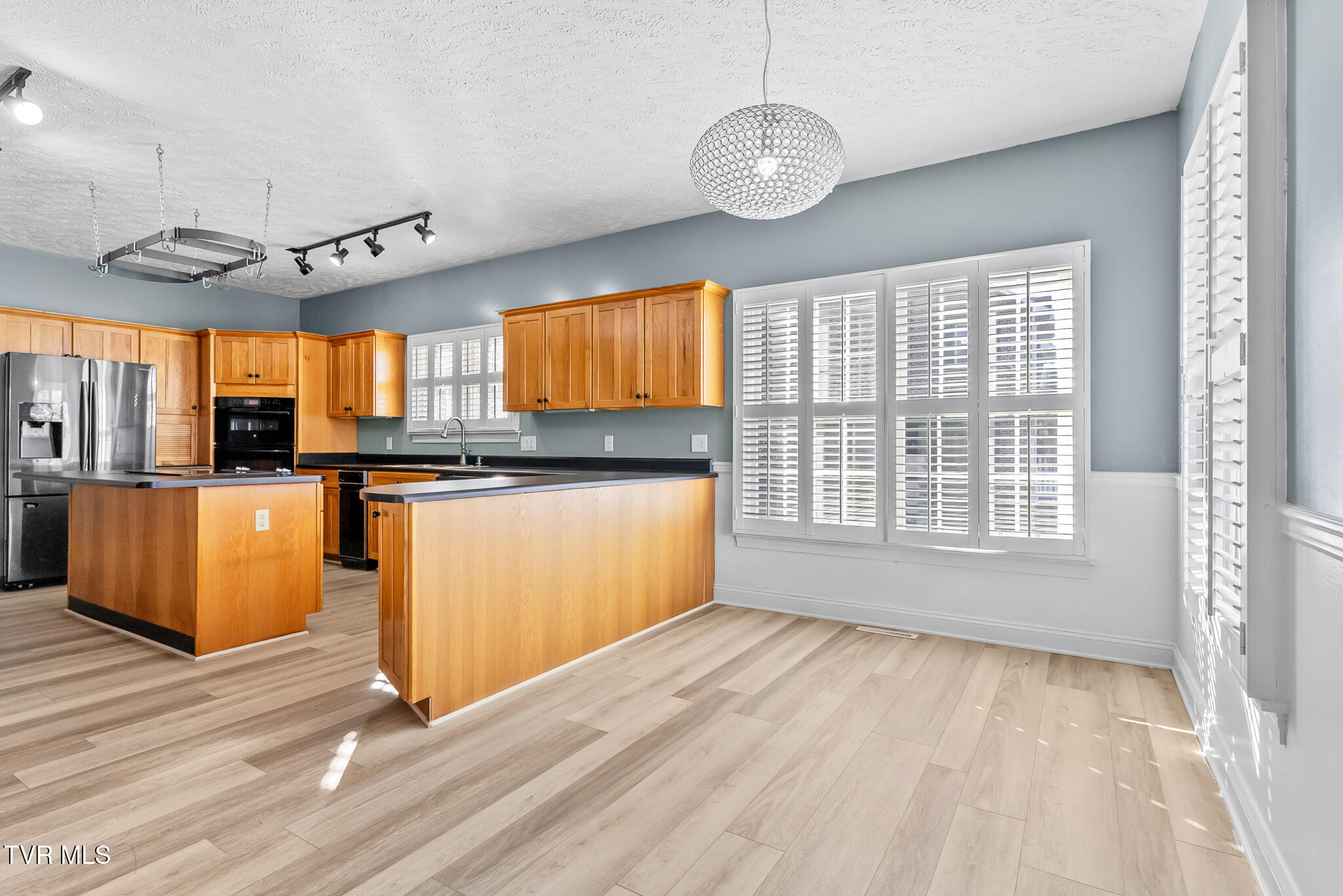 Wytheville, Virginia, 24382, United States, 4 Bedrooms Bedrooms, ,3 BathroomsBathrooms,Residential,For Sale,2005491