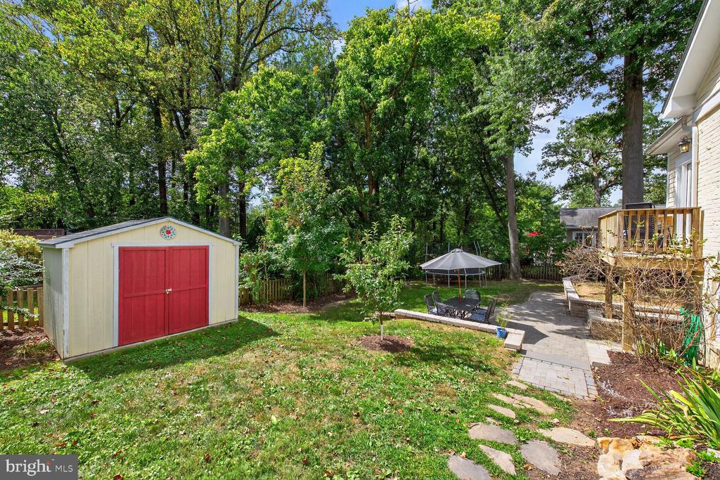 Arlington, Virginia, 22213, United States, 5 Bedrooms Bedrooms, ,5 BathroomsBathrooms,Residential,For Sale,1982488