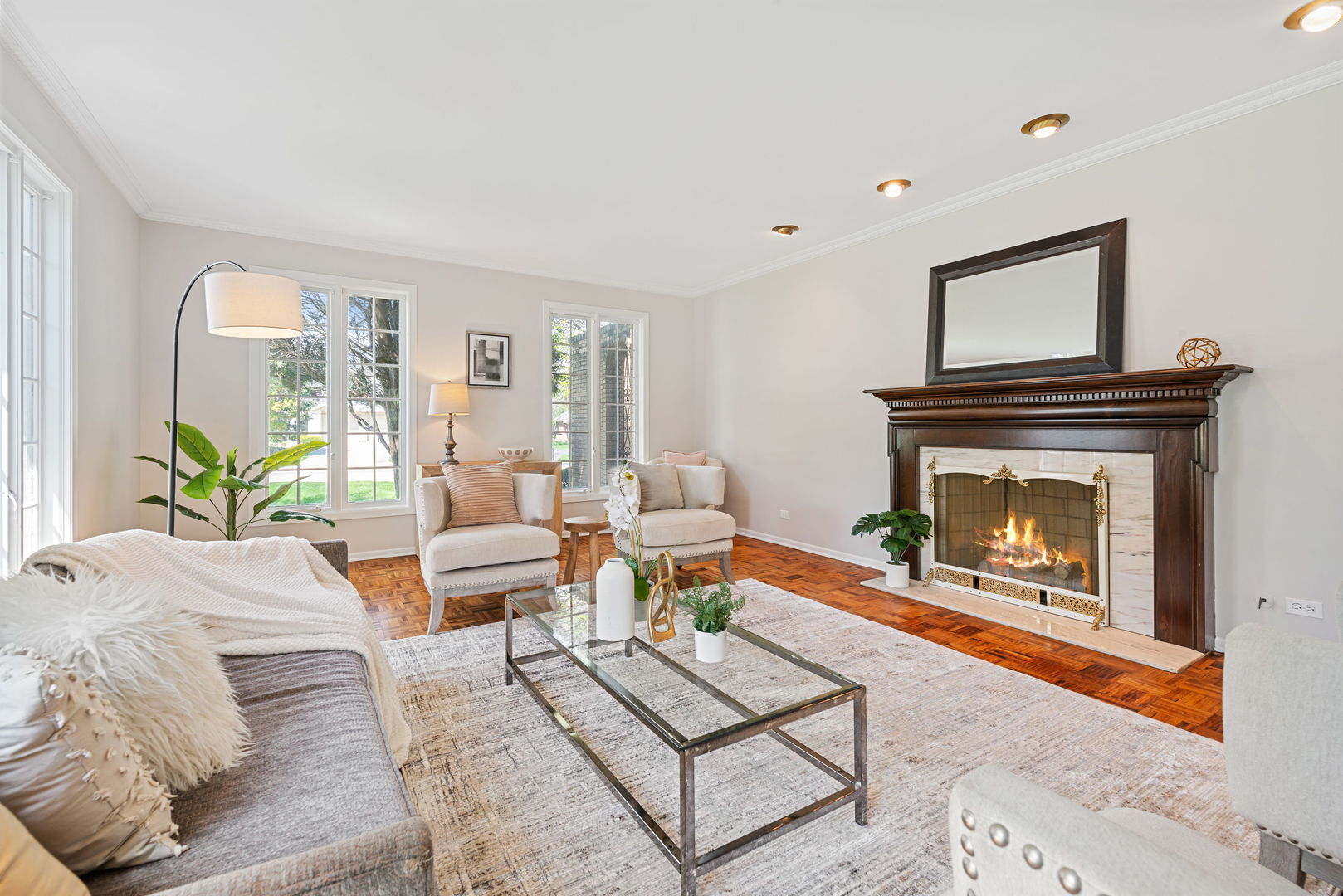 Oak Brook, Illinois, 60523, United States, 5 Bedrooms Bedrooms, ,6 BathroomsBathrooms,Residential,For Sale,1796873