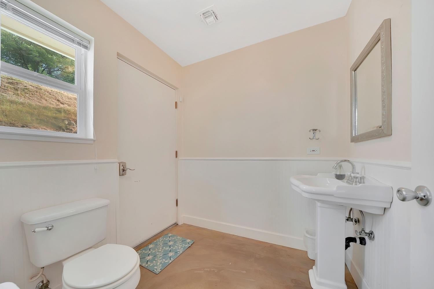 San Andreas, California, 95249, United States, 5 Bedrooms Bedrooms, ,4 BathroomsBathrooms,Residential,For Sale,1931003