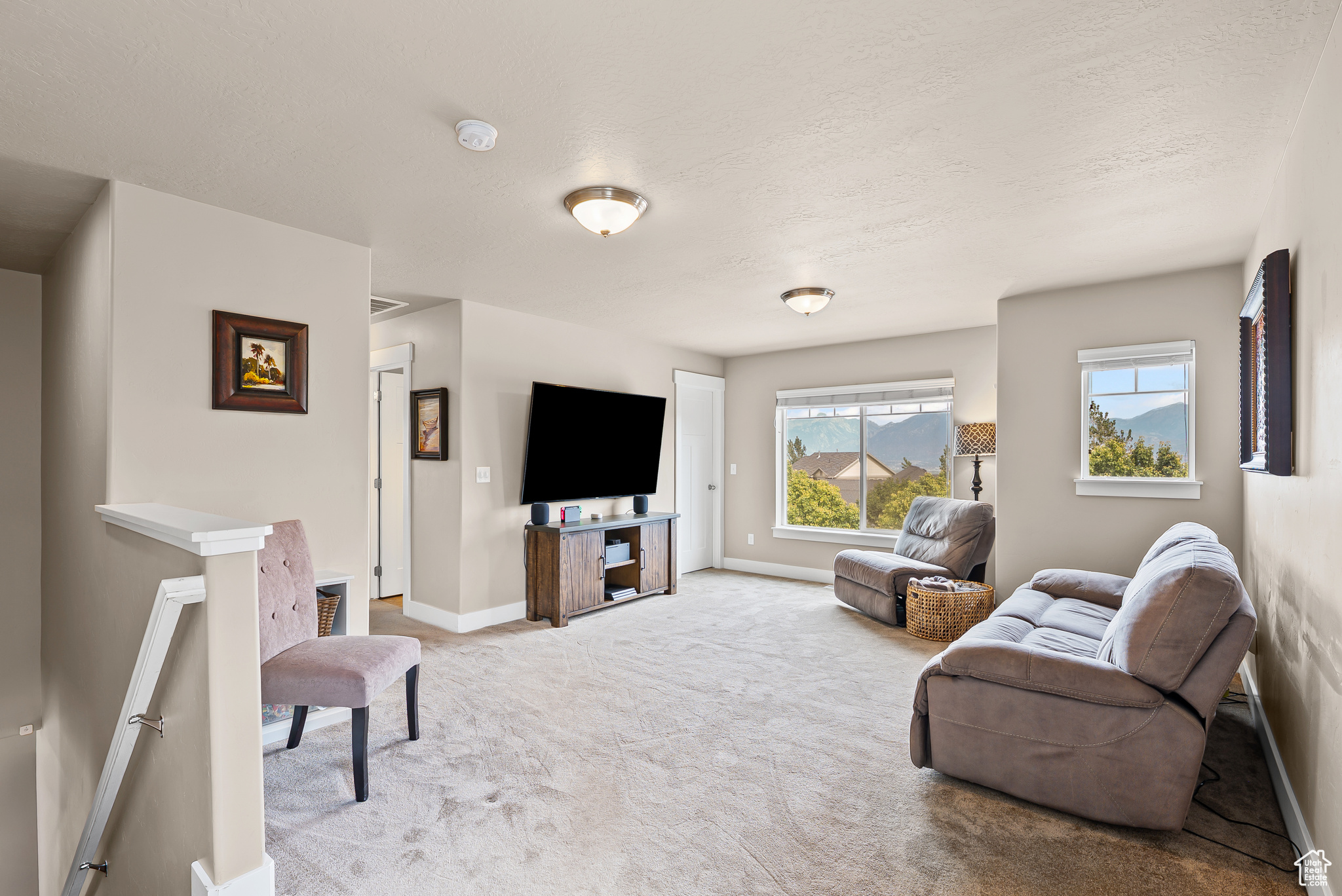 Herriman, Utah, 84096, United States, 4 Bedrooms Bedrooms, ,4 BathroomsBathrooms,Residential,For Sale,1949819