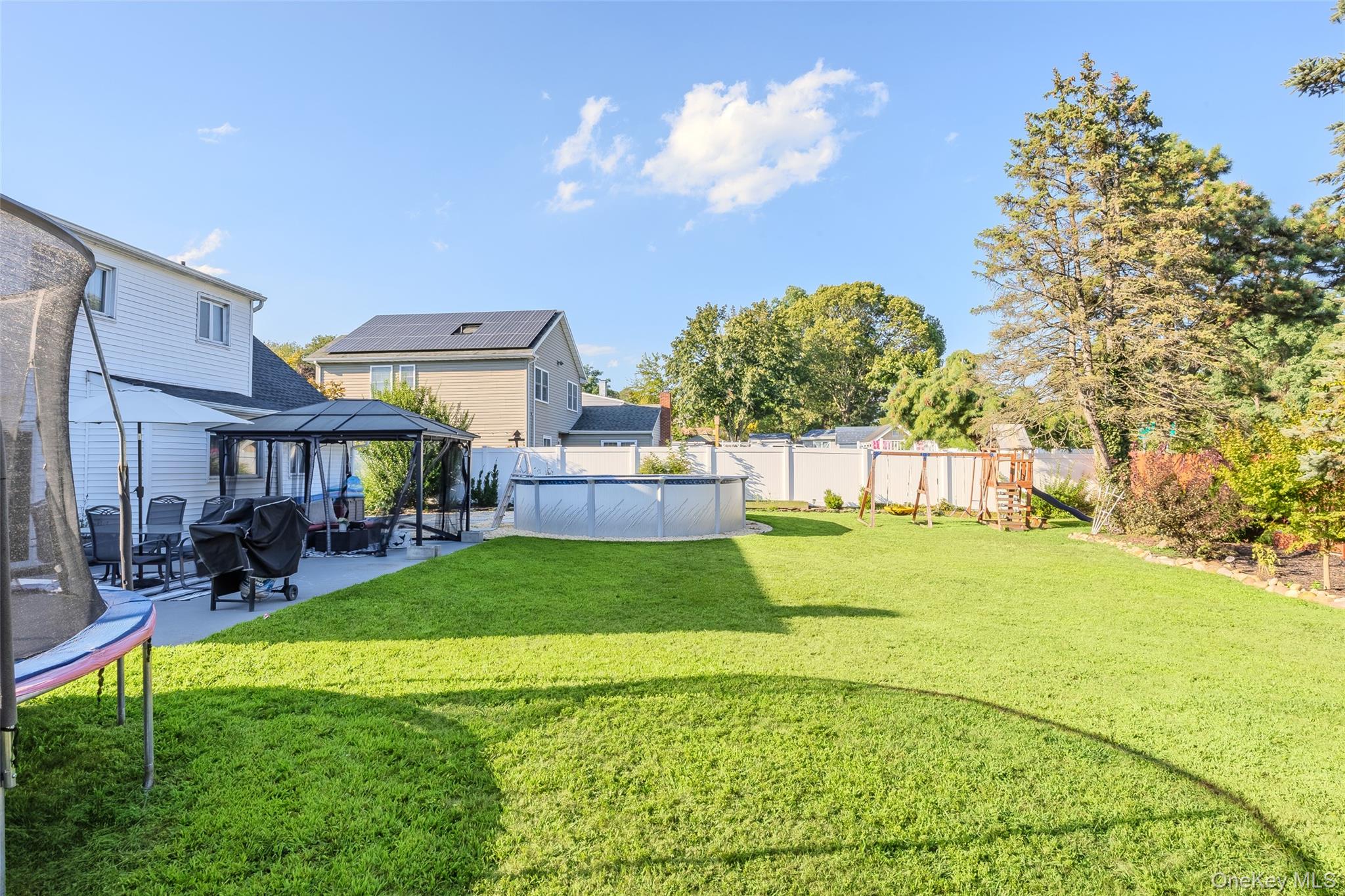 Farmingville, New York, 11738, United States, 4 Bedrooms Bedrooms, ,2 BathroomsBathrooms,Residential,For Sale,1928203