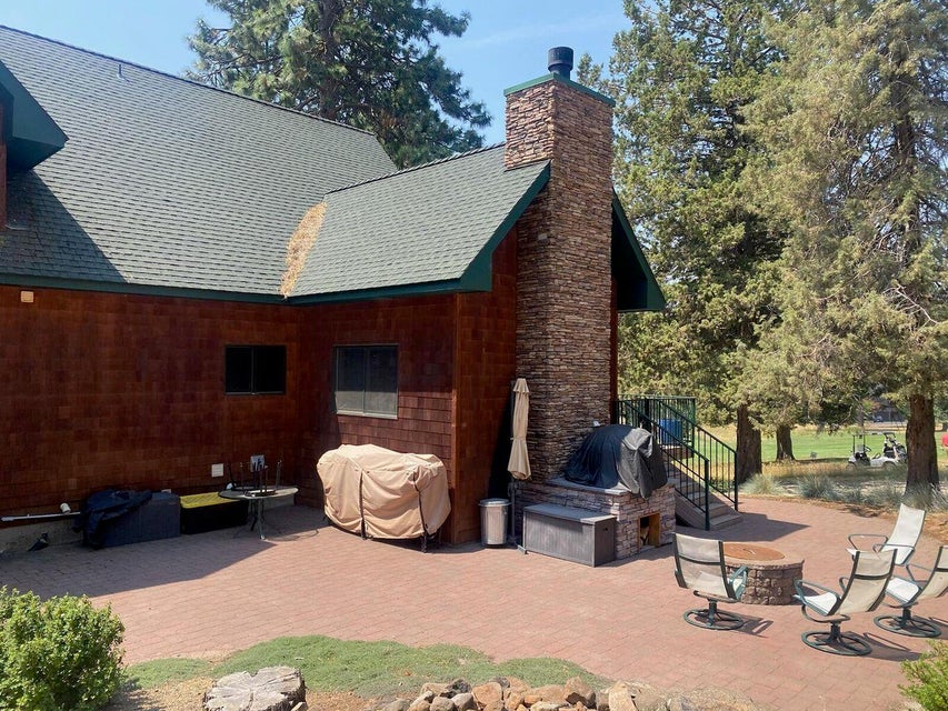 KLAMATH FALLS, Oregon, 97601, United States, 3 Bedrooms Bedrooms, ,3 BathroomsBathrooms,Residential,For Sale,1973852