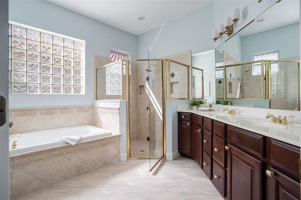 Sarasota, Florida, 34238, United States, 3 Bedrooms Bedrooms, ,2 BathroomsBathrooms,Residential,For Sale,1821154