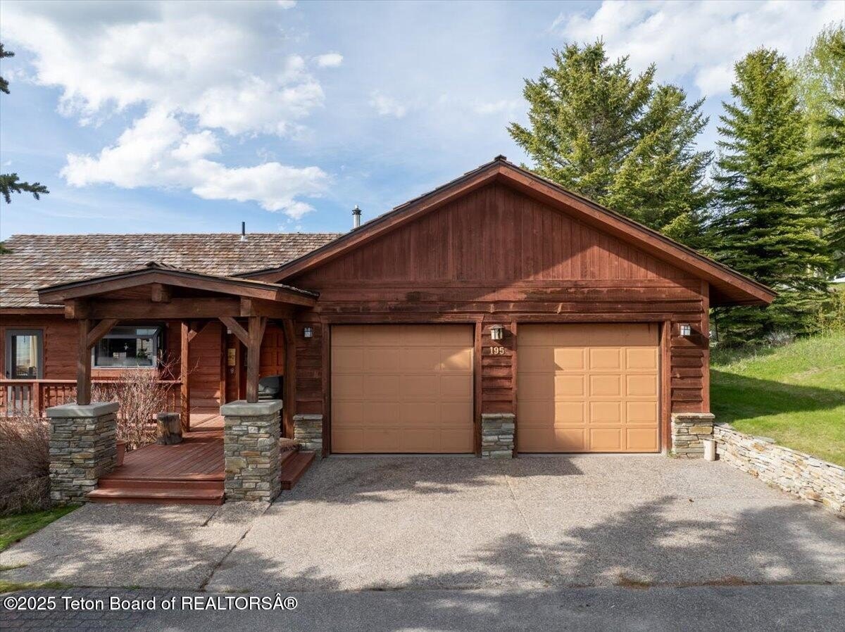 Jackson, Wyoming, 83001, United States, 4 Bedrooms Bedrooms, ,3 BathroomsBathrooms,Residential,For Sale,1845429
