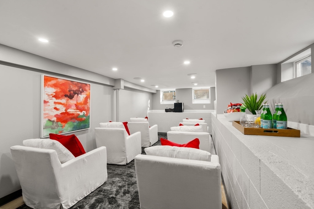 Newton, Massachusetts, 02460, United States, 4 Bedrooms Bedrooms, ,5 BathroomsBathrooms,Residential,For Sale,1993595