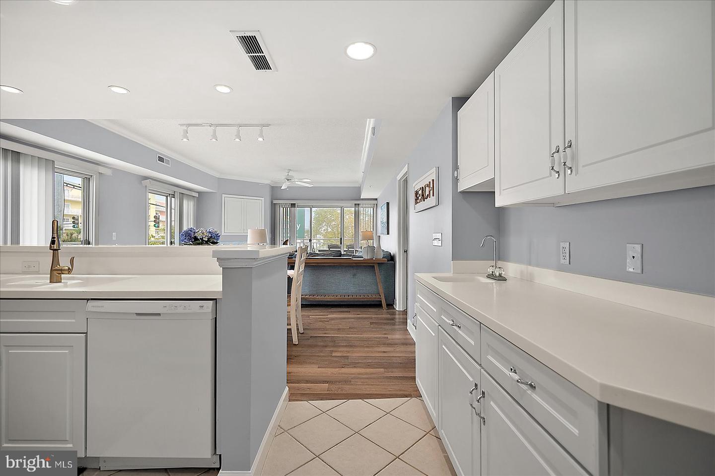Ocean City, Maryland, 21842, United States, 3 Bedrooms Bedrooms, ,2 BathroomsBathrooms,Residential,For Sale,1947953