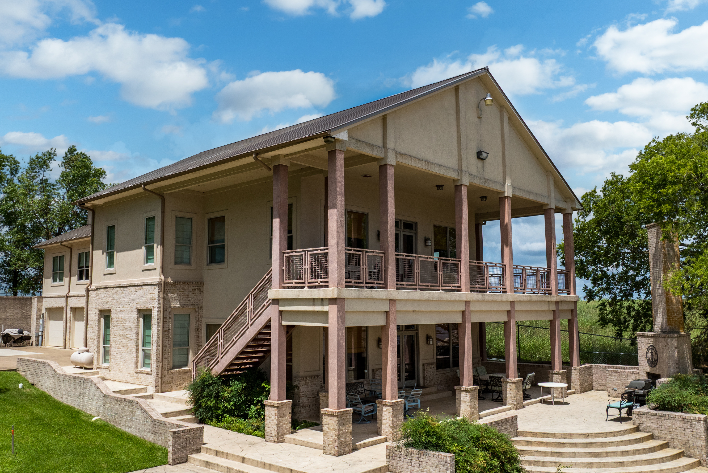  Waterfront Compound on 3.746 Acres at Cedar Creek Lake - 物件實景
