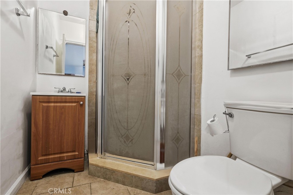 Los Angeles, California, 90063, United States, 5 Bedrooms Bedrooms, ,Residential,For Sale,2014763