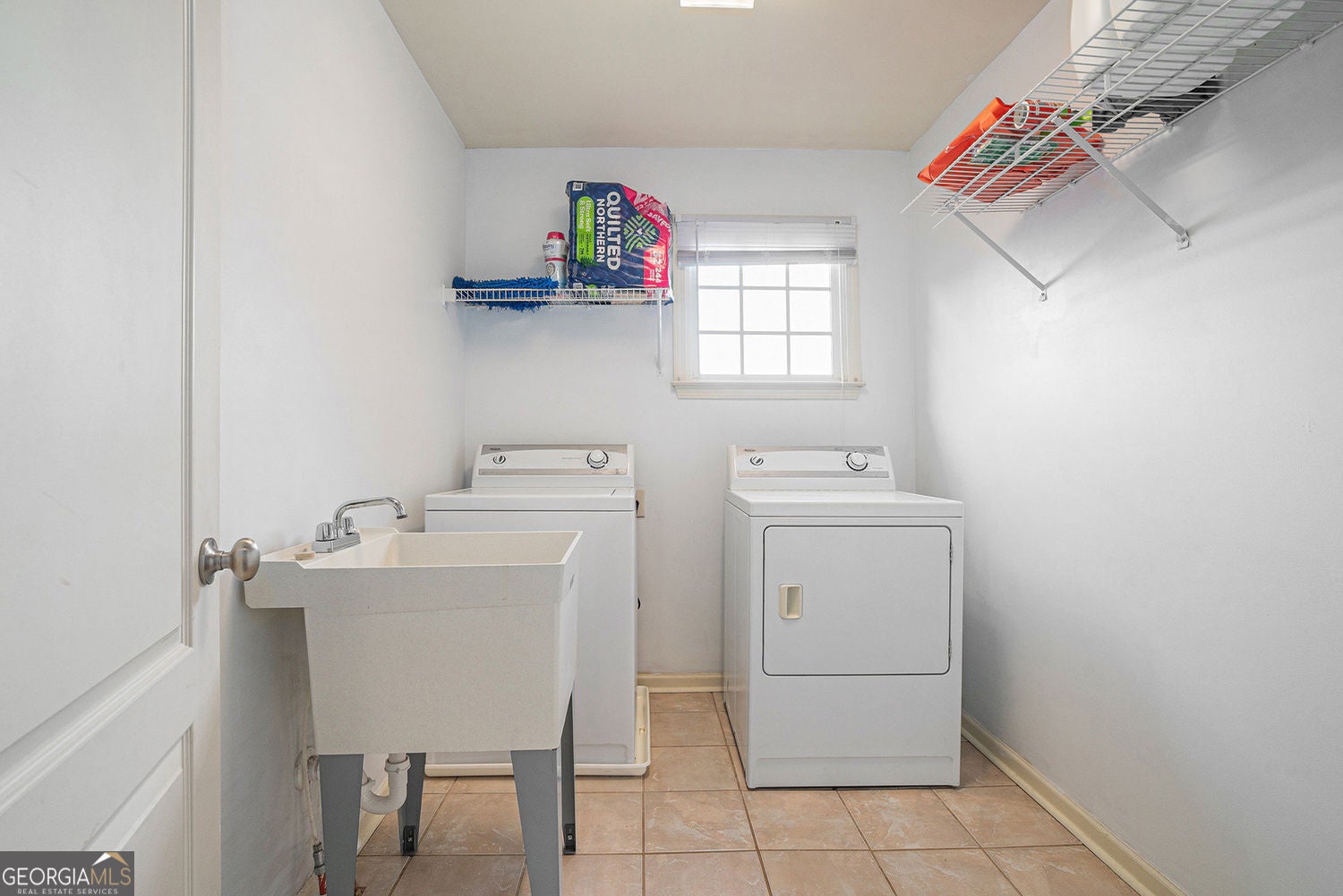 Snellville, Georgia, 30039, United States, 4 Bedrooms Bedrooms, ,5 BathroomsBathrooms,Residential,For Sale,1905137