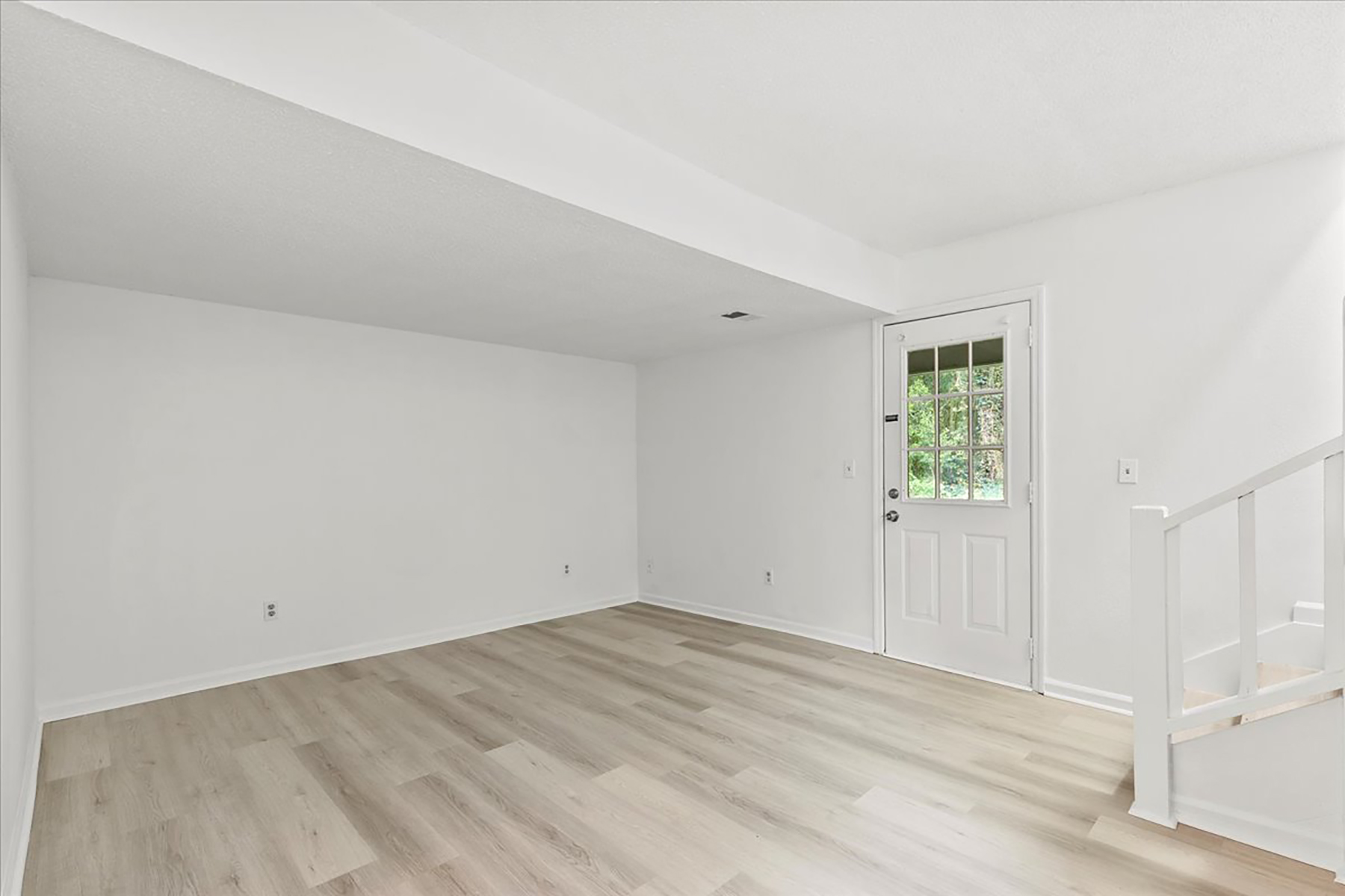  A Perfect Opportunity to Enjoy Low-Maintenance Living at Wynndowne Townhomes - 物件實景