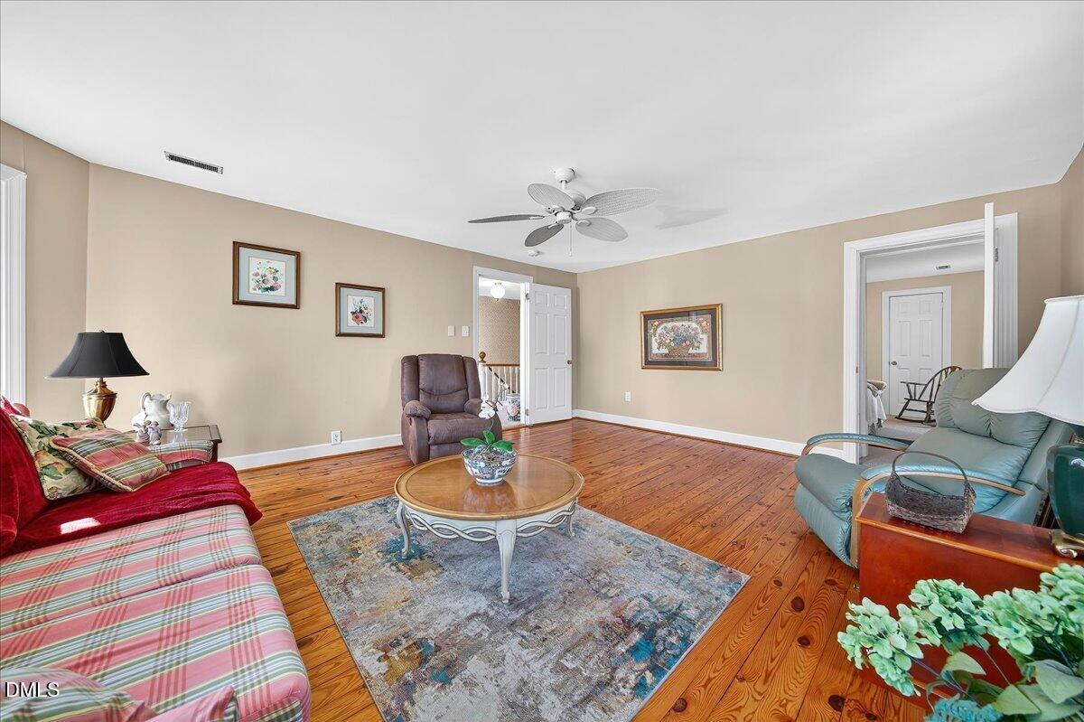 Youngsville, North Carolina, 27596, United States, 3 Bedrooms Bedrooms, ,3 BathroomsBathrooms,Residential,For Sale,2009238