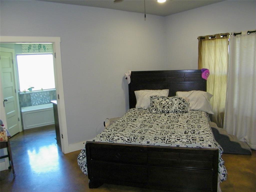 Kingfisher, Oklahoma, 73750, United States, 4 Bedrooms Bedrooms, ,3 BathroomsBathrooms,Residential,For Sale,2005459