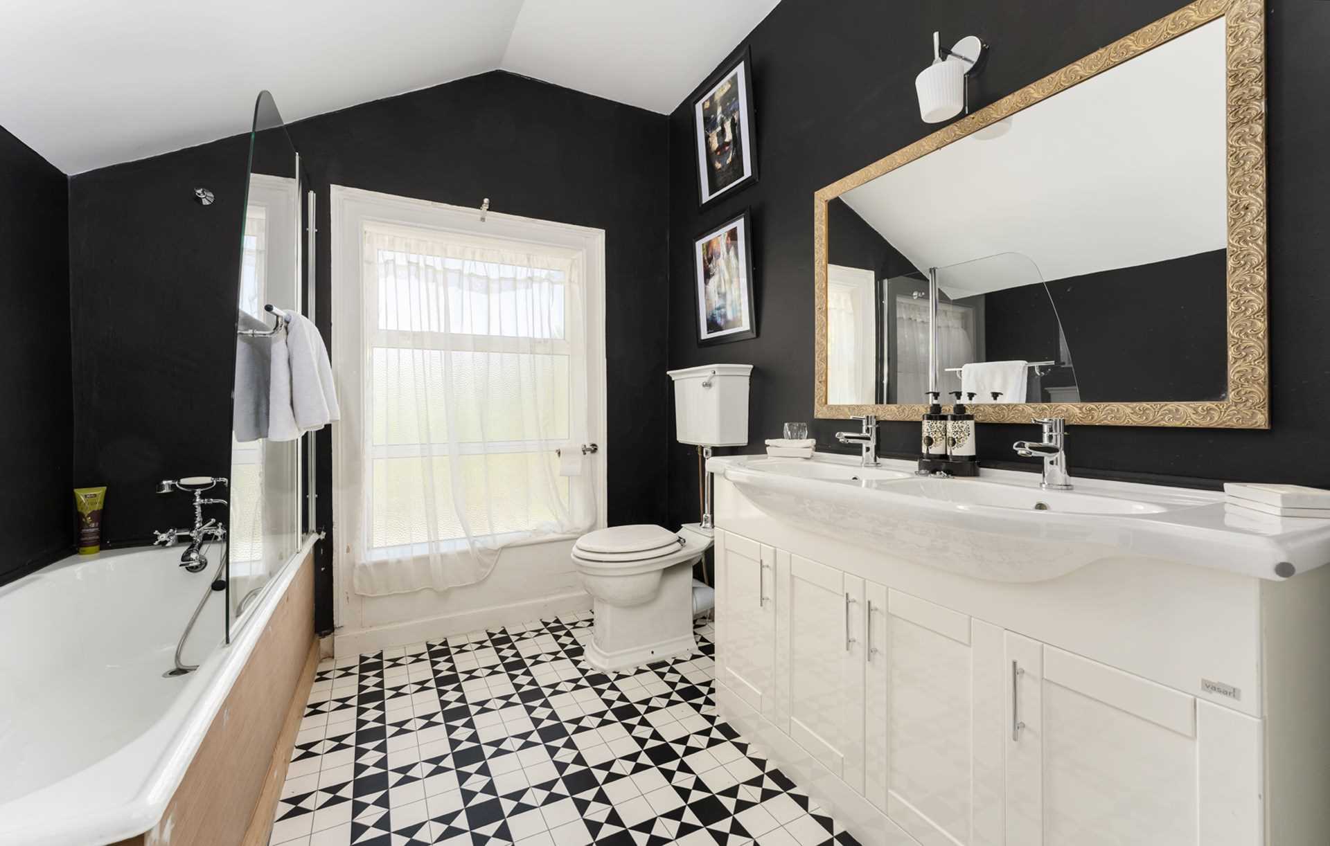 Manor House Mill Park Road, Enniscorthy, Wexford, Y21 R7P0, IE, 5 Bedrooms Bedrooms, ,4 BathroomsBathrooms,Residential,For Sale,Manor House Mill Park Road,1611785