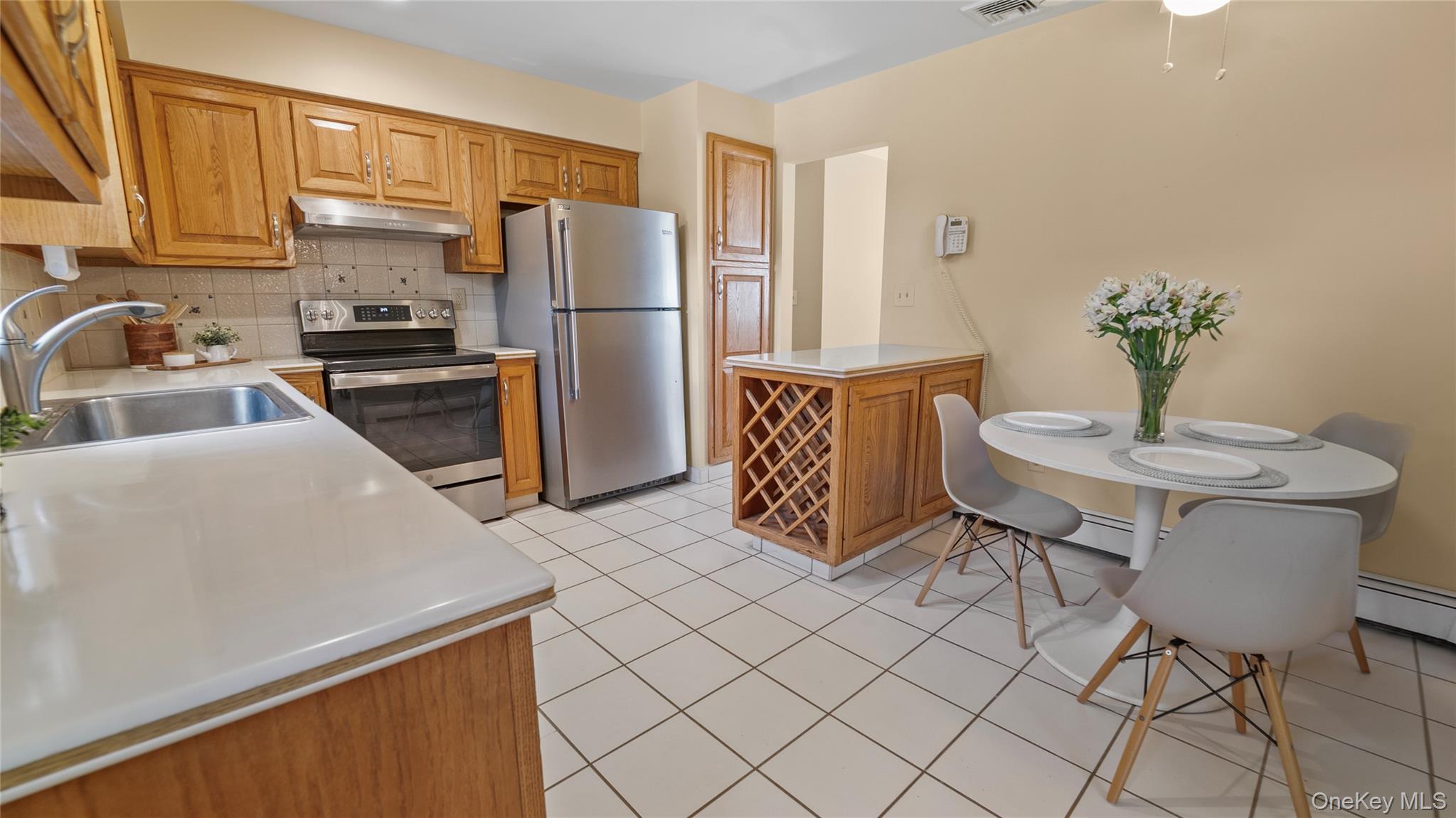 Yorktown Heights, New York, 10598, United States, 3 Bedrooms Bedrooms, ,2 BathroomsBathrooms,Residential,For Sale,1940406