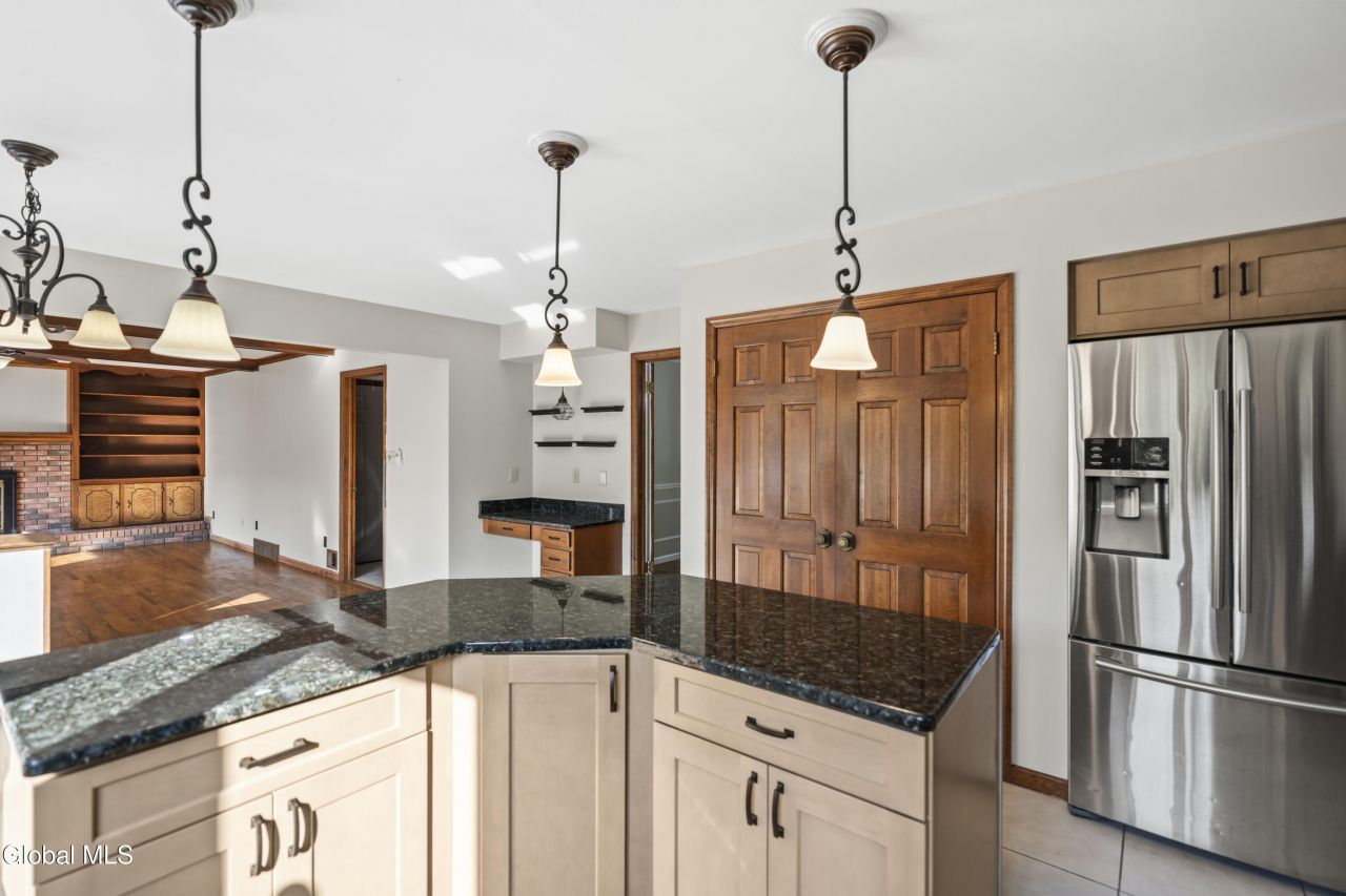 Niskayuna, New York, 12309, United States, 6 Bedrooms Bedrooms, ,4 BathroomsBathrooms,Residential,For Sale,1906999