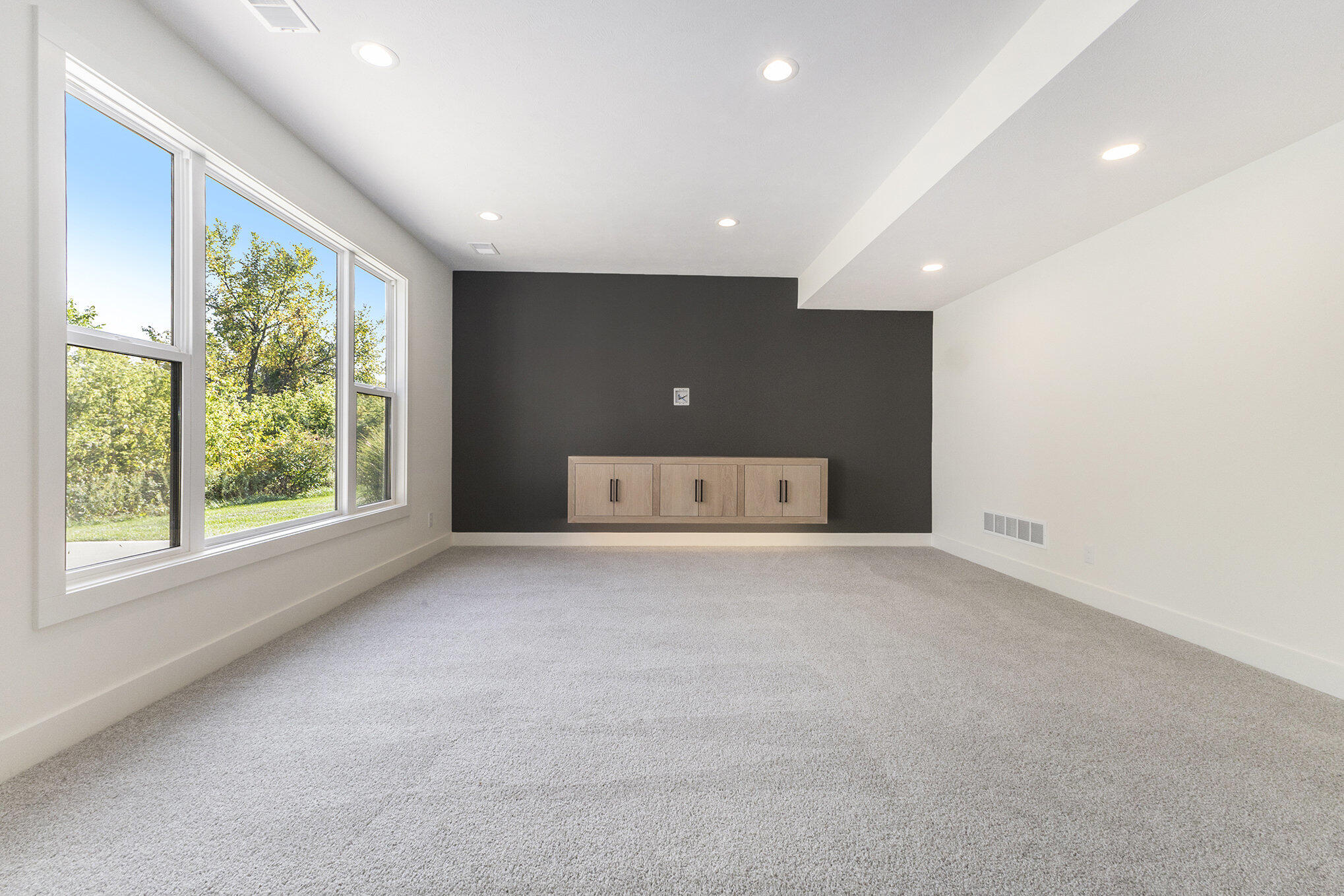 Allendale, Michigan, 49401, United States, 5 Bedrooms Bedrooms, ,4 BathroomsBathrooms,Residential,For Sale,1960697