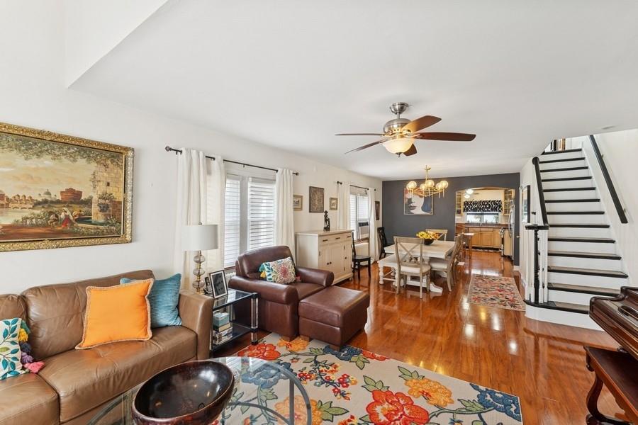 Bayside, New York, 11361, United States, 3 Bedrooms Bedrooms, ,2 BathroomsBathrooms,Residential,For Sale,1858297