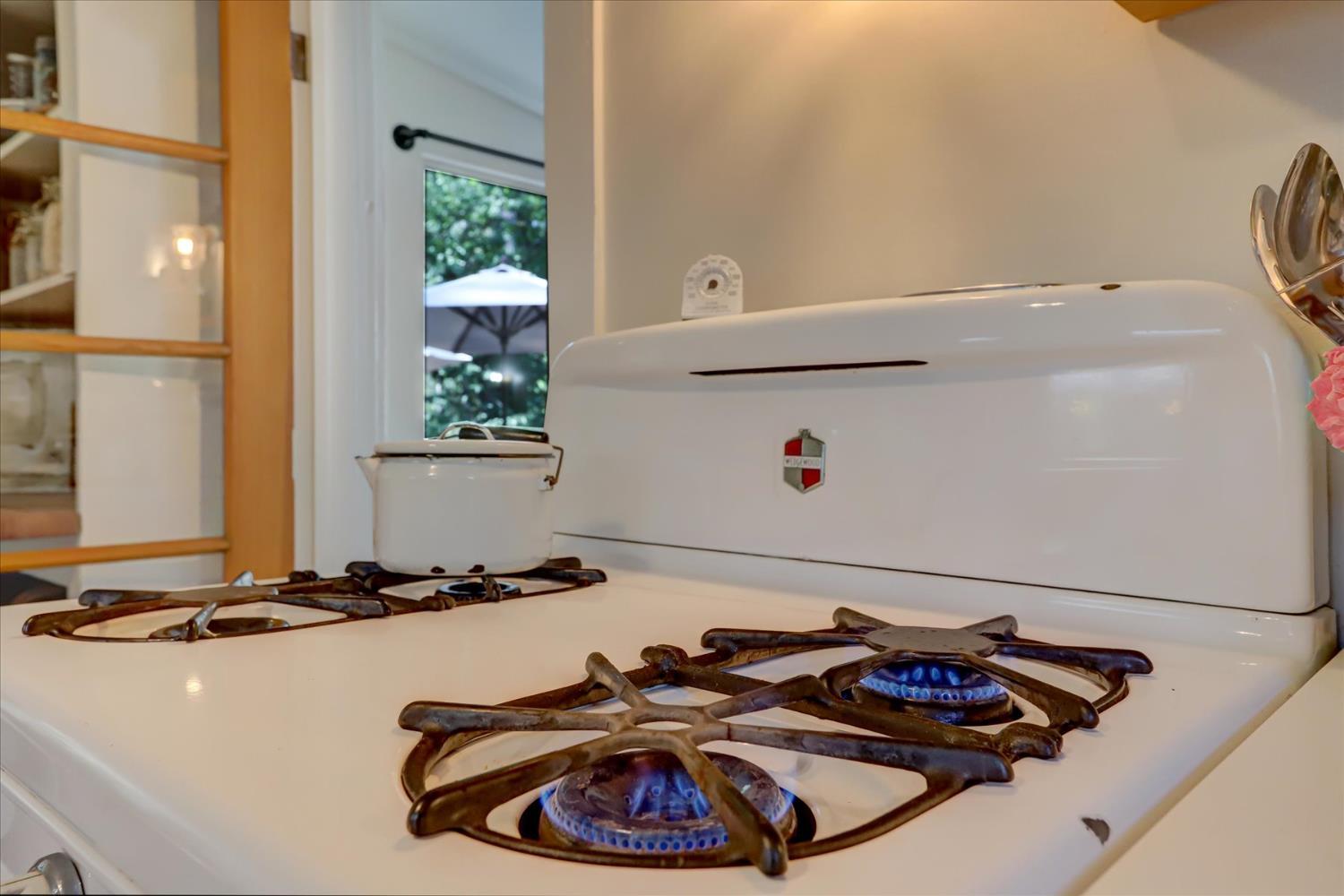 Nevada City, California, 95959, United States, 2 Bedrooms Bedrooms, ,1 BathroomBathrooms,Residential,For Sale,1982930