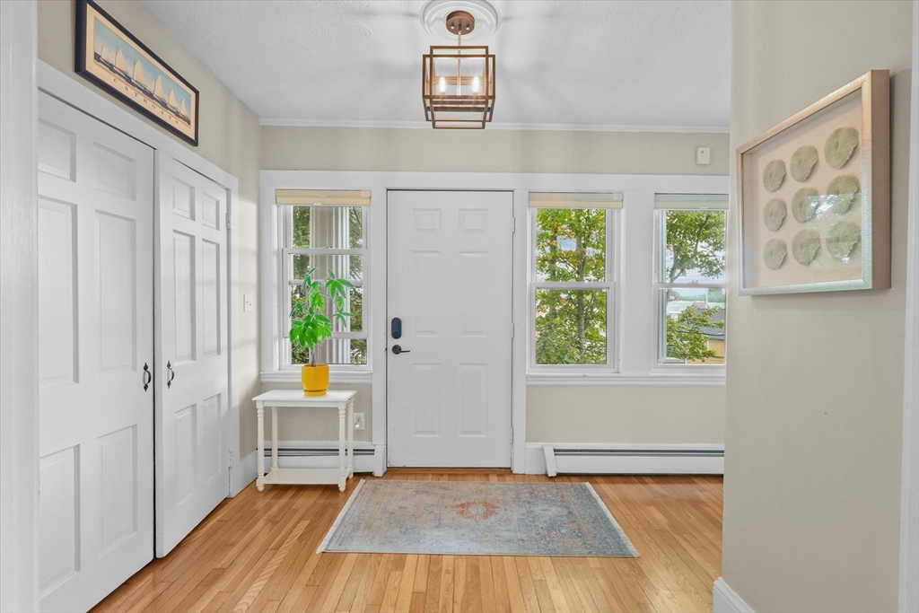 Marblehead, Massachusetts, 01945, United States, 2 Bedrooms Bedrooms, ,1 BathroomBathrooms,Residential,For Sale,1975019