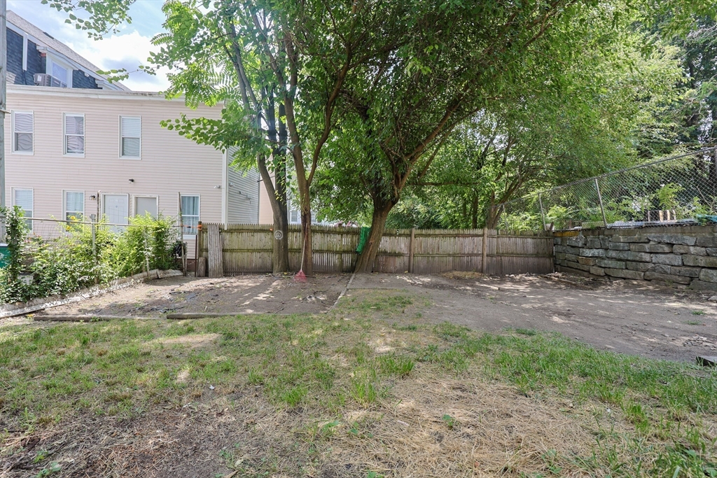 Lowell, Massachusetts, 01854, United States, 9 Bedrooms Bedrooms, ,3 BathroomsBathrooms,Residential,For Sale,1926214