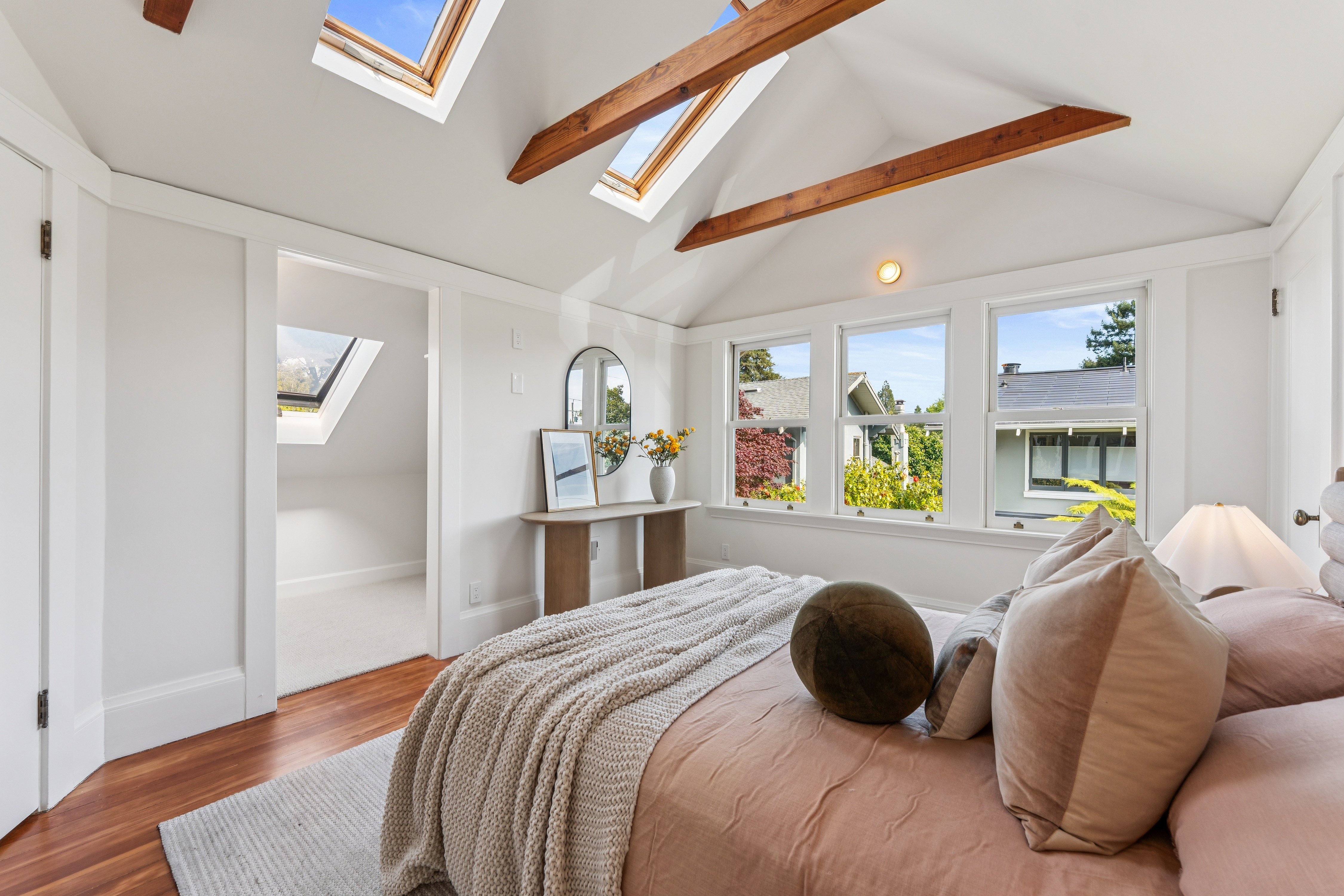 A True Rockridge Classic — Rich in Detail, Ready for Its Next Chapter - 物件實景
