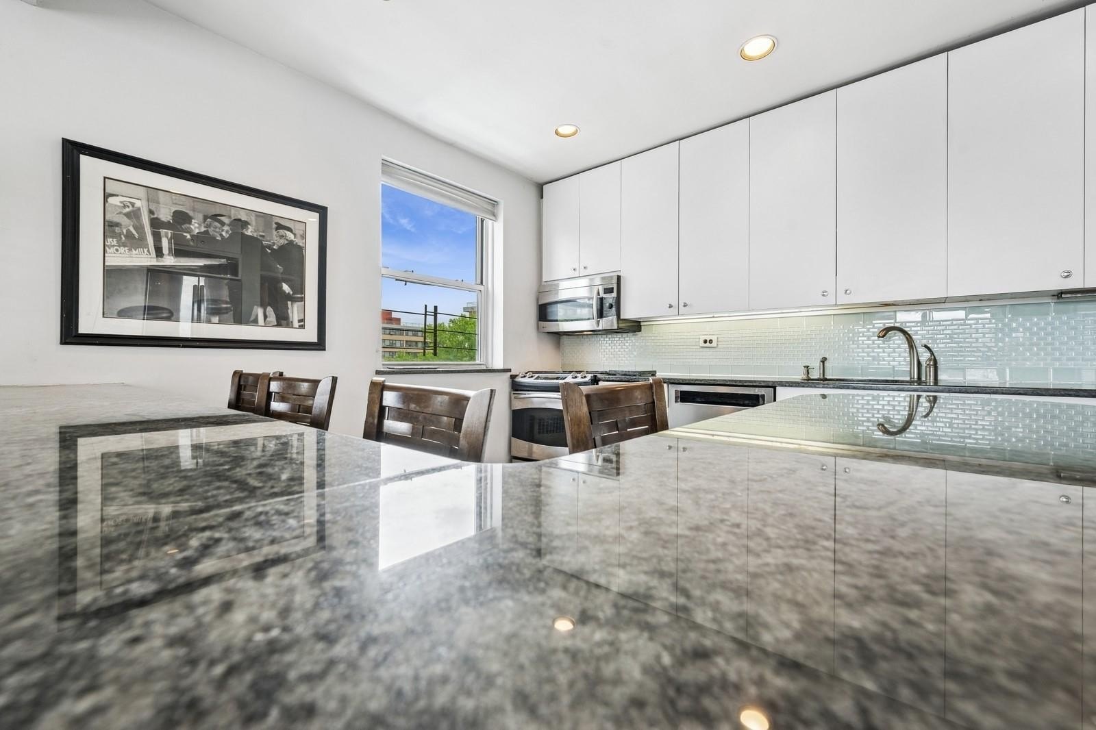 Beechhurst, New York, 11357, United States, 3 Bedrooms Bedrooms, ,2 BathroomsBathrooms,Residential,For Sale,1865157