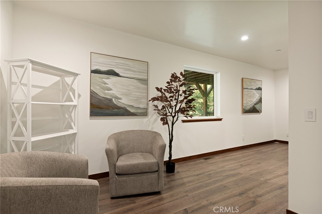 Lake Arrowhead, California, 92352, United States, 4 Bedrooms Bedrooms, ,5 BathroomsBathrooms,Residential,For Sale,1989465