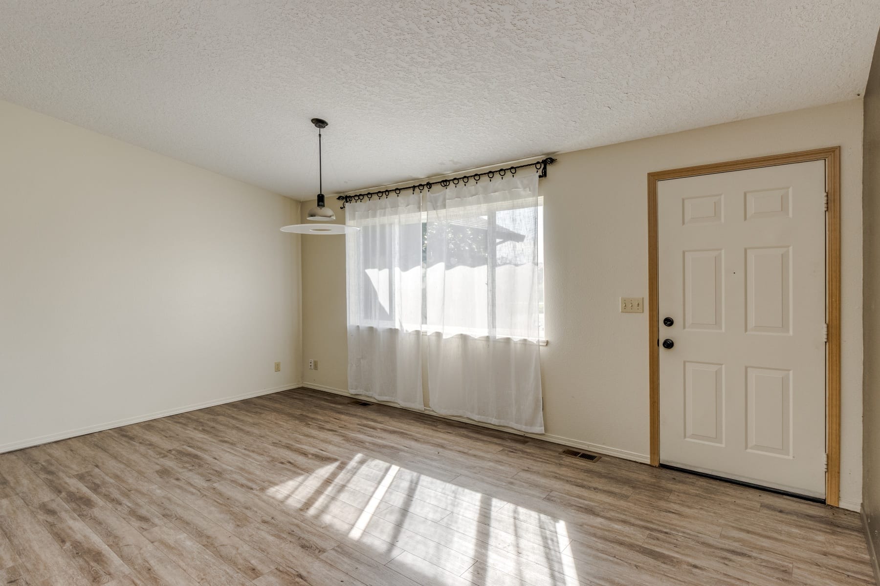  19330 NW GILLIHAN RD Portland, OR 97231 - 物件實景