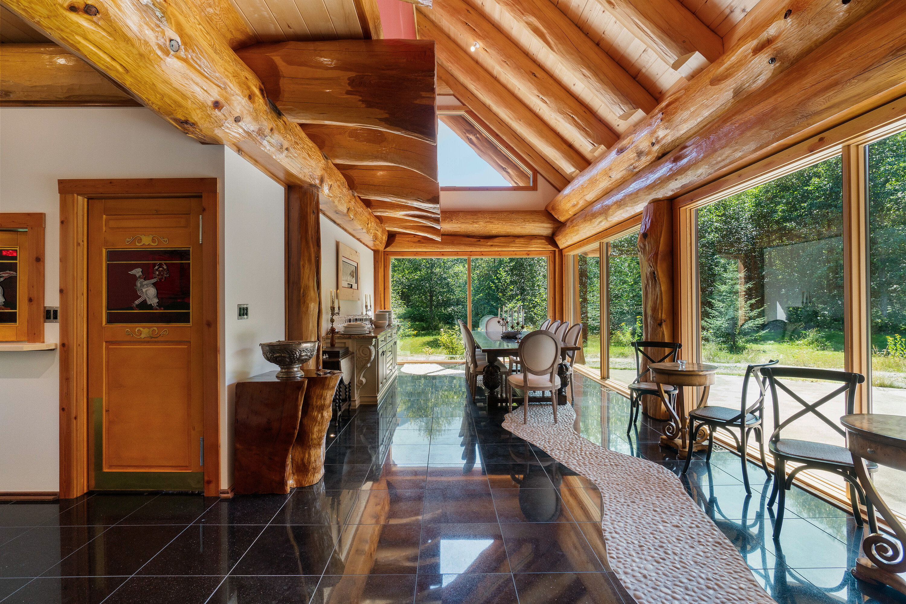  Palatial Riverfront Retreat - 物件實景