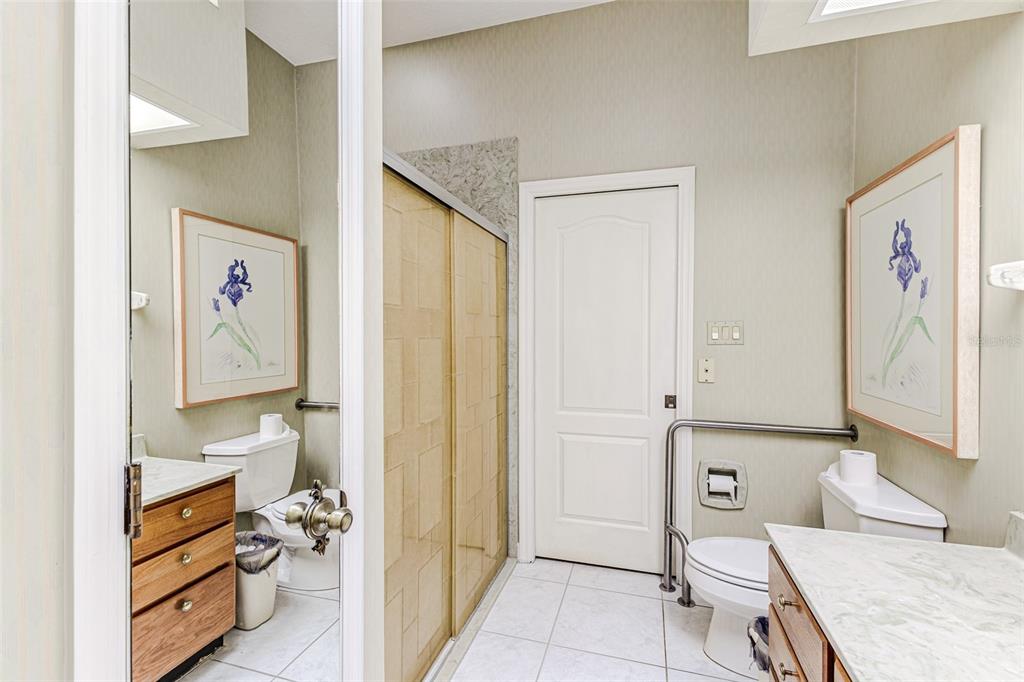 Lake Wales, Florida, 33898, United States, 2 Bedrooms Bedrooms, ,4 BathroomsBathrooms,Residential,For Sale,1908279