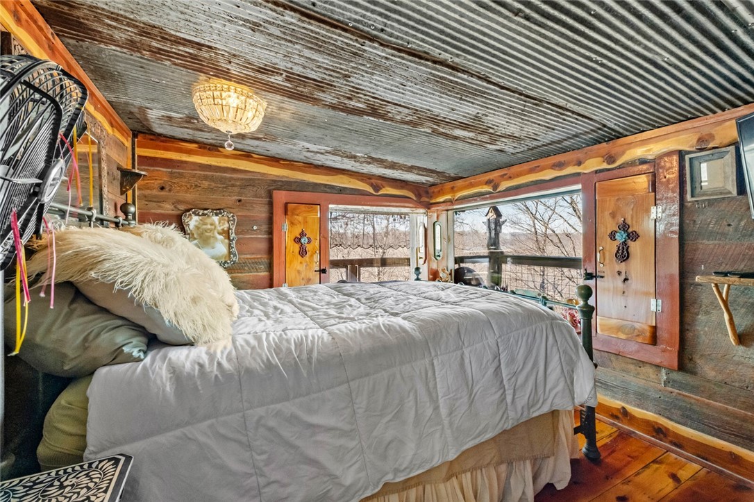 Eureka Springs, Arkansas, 72631, United States, ,Residential,For Sale,1837685