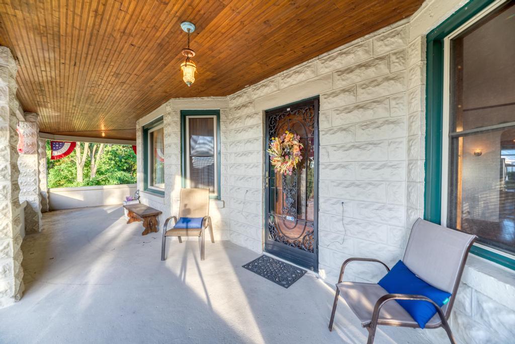 Willow Springs, Illinois, 60480, United States, 6 Bedrooms Bedrooms, ,3 BathroomsBathrooms,Residential,For Sale,1961298