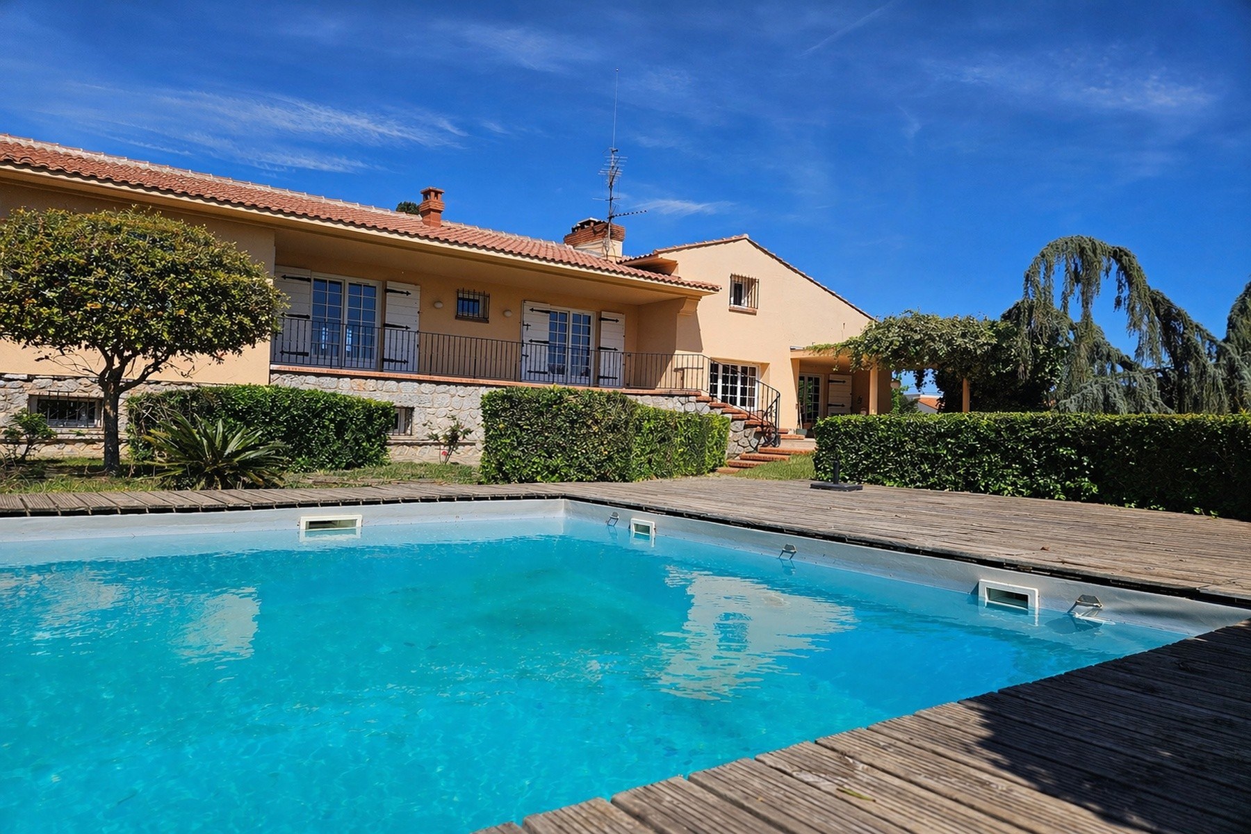  Elegant 330 sqm Property Set Within 6,100 sqm of Landscaped Grounds - 物件實景