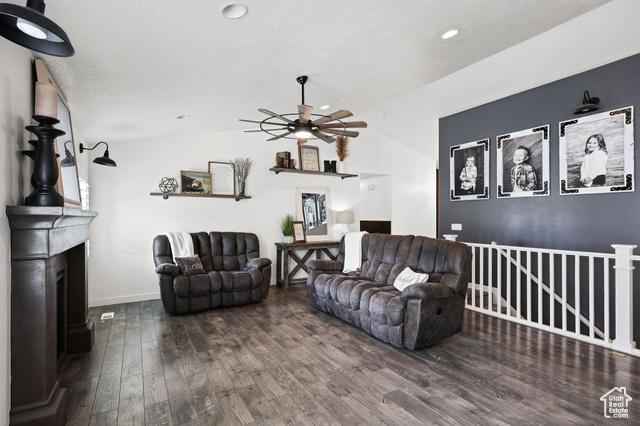 West Jordan, Utah, 84081, United States, 4 Bedrooms Bedrooms, ,3 BathroomsBathrooms,Residential,For Sale,1935106