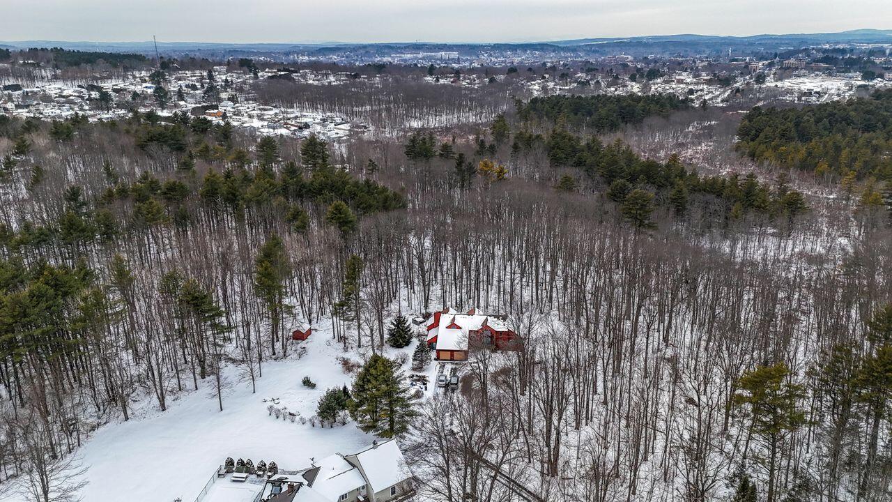 Lewiston, Maine, 04240, United States, 4 Bedrooms Bedrooms, ,3 BathroomsBathrooms,Residential,For Sale,1770488