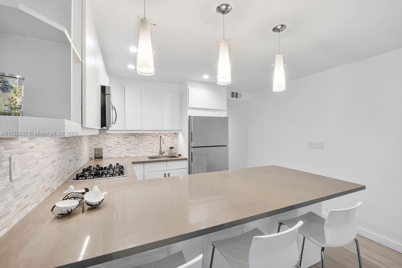 Miami Beach, Florida, 33139, United States, 1 Bedroom Bedrooms, ,1 BathroomBathrooms,Residential,For Sale,1804958