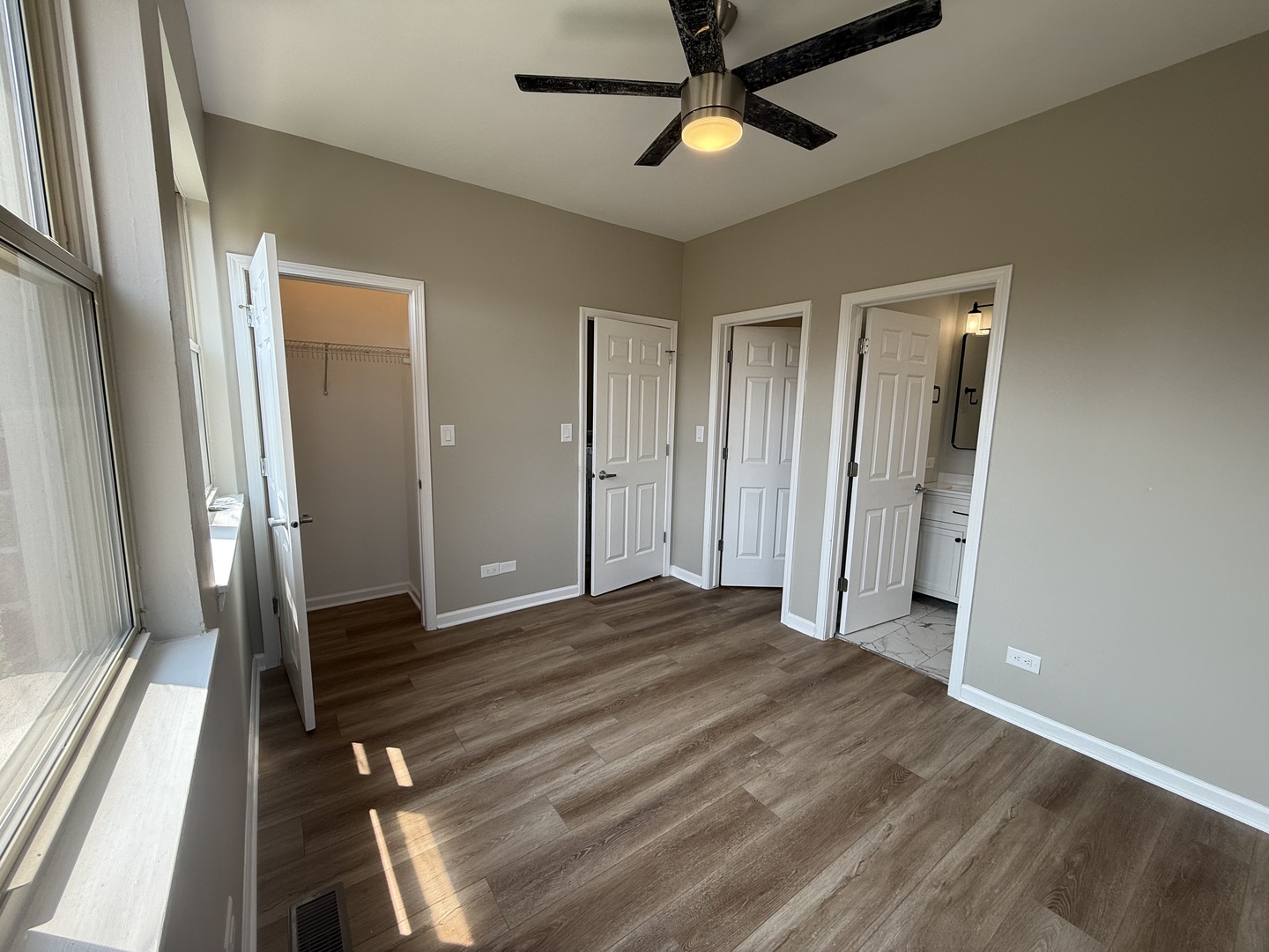 Chicago, Illinois, 60610, United States, 3 Bedrooms Bedrooms, ,3 BathroomsBathrooms,Residential,For Sale,1928687