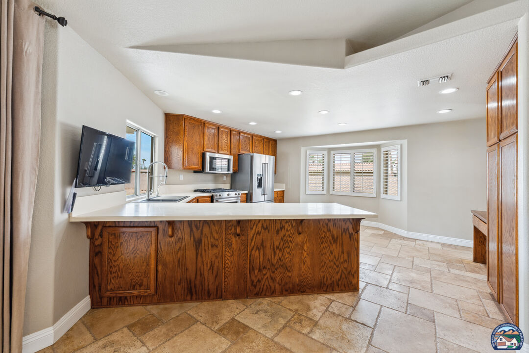 El Centro, California, 92243, United States, 4 Bedrooms Bedrooms, ,3 BathroomsBathrooms,Residential,For Sale,1838686