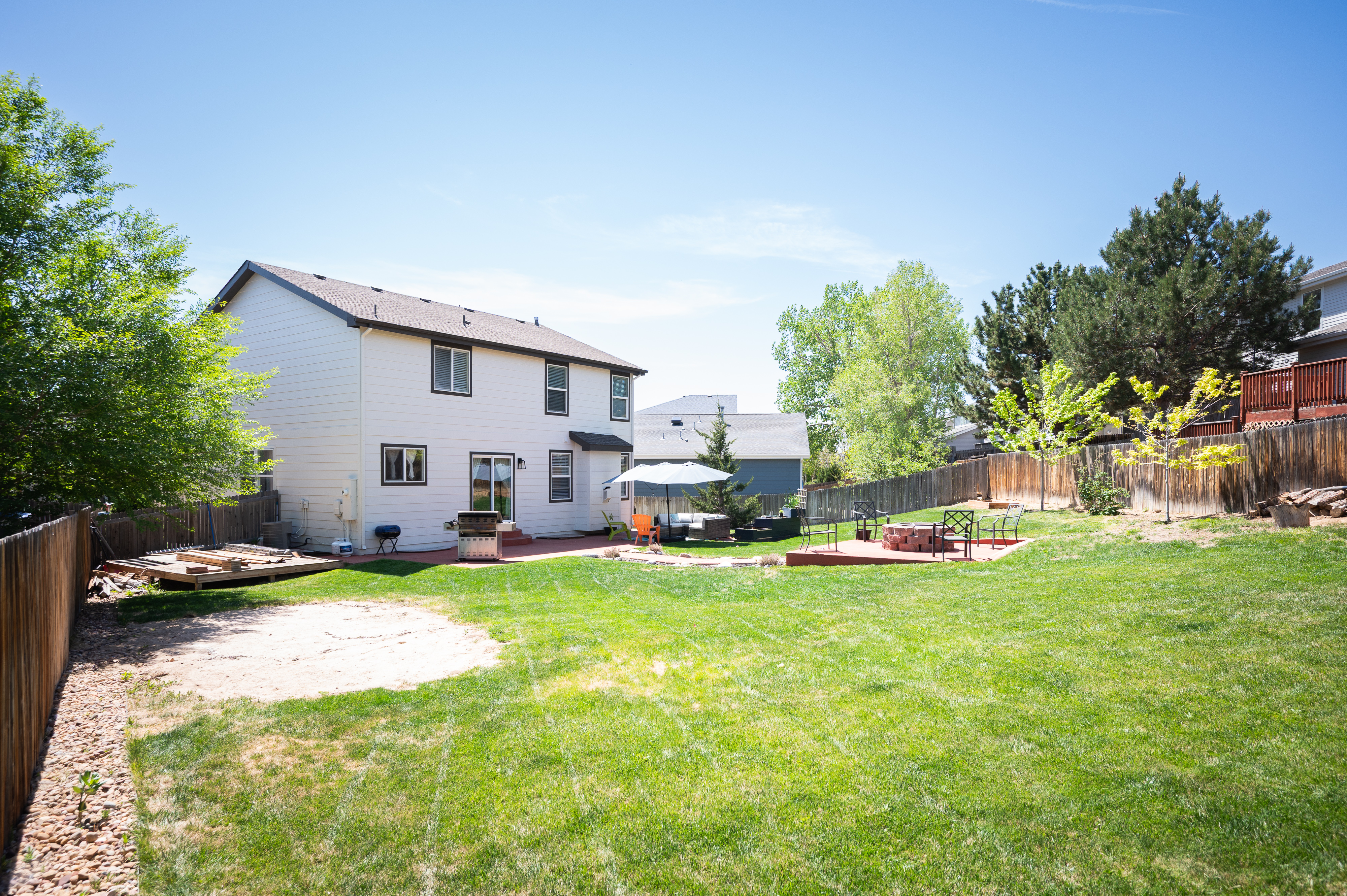  Nestled in the Highly Sought-After Fox Run Community - 物件實景