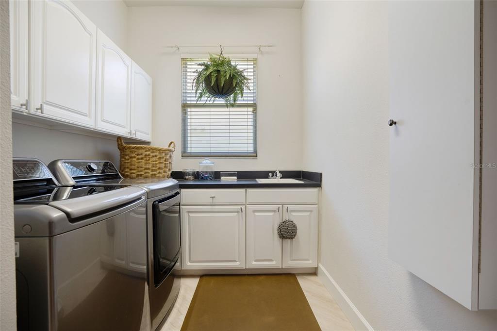 Sarasota, Florida, 34238, United States, 3 Bedrooms Bedrooms, ,2 BathroomsBathrooms,Residential,For Sale,1821154