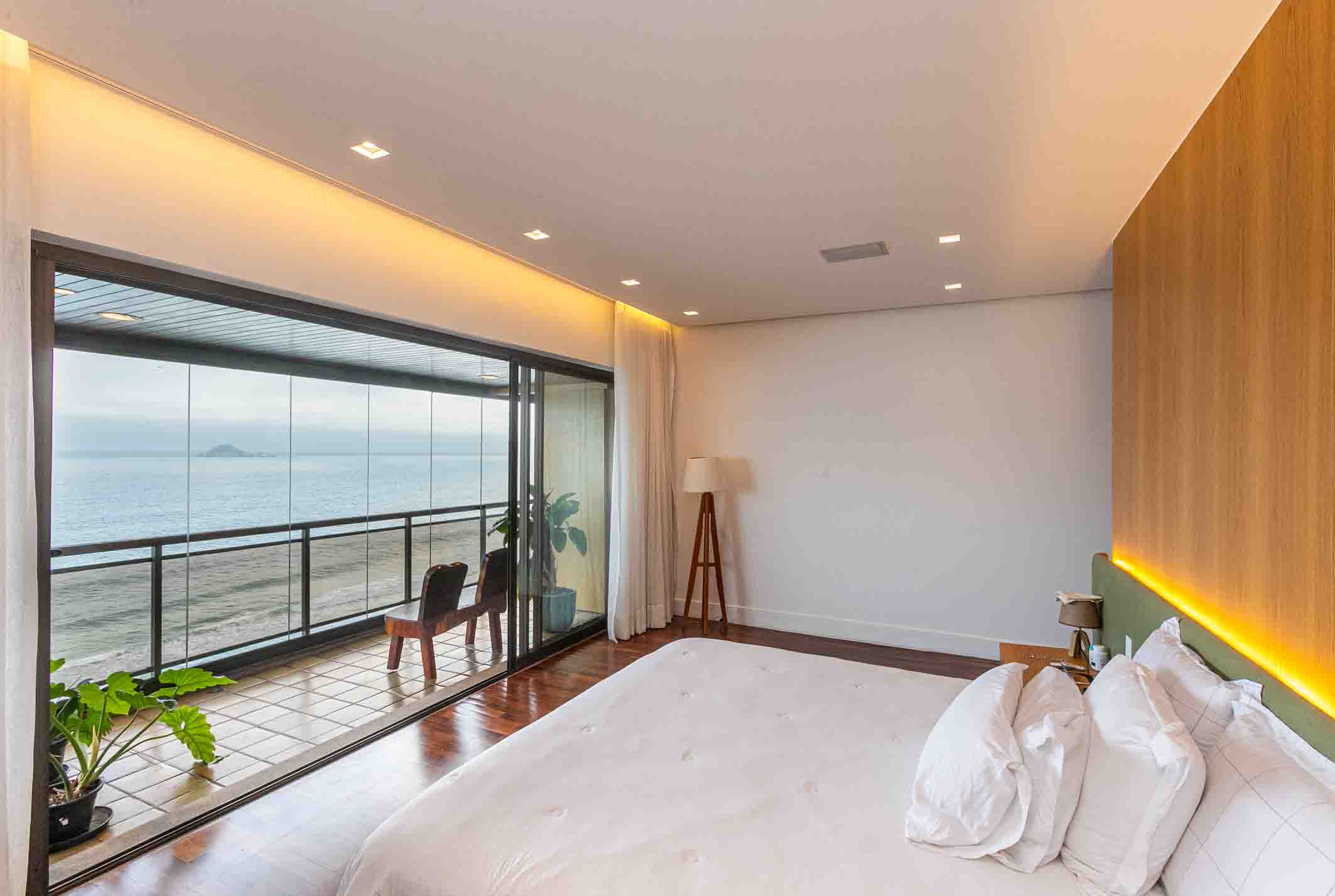  Renovated apartment with direct ocean views in São Conrado - 物件實景