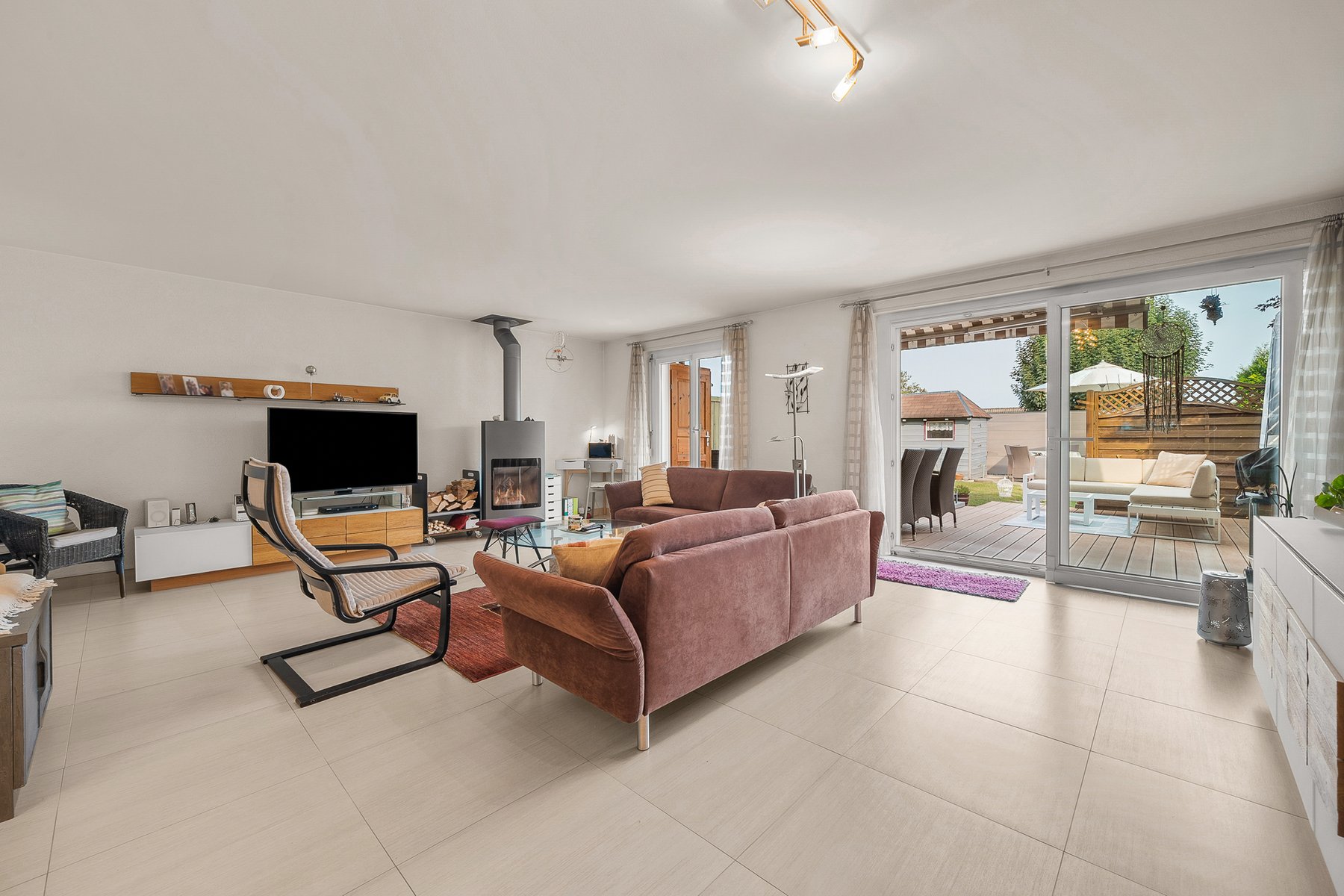  Lovely family home in the heart of the village of Echandens - 物件實景