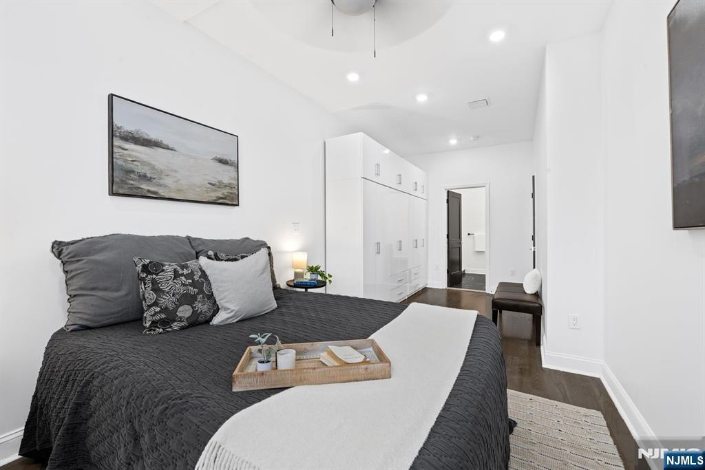 Jersey City, New Jersey, 07307, United States, 3 Bedrooms Bedrooms, ,3 BathroomsBathrooms,Residential,For Sale,1966412